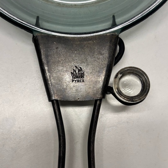 Vintage Pyrex Flameware glass frying pan with metal, removeable handle. - Picture 2 of 8